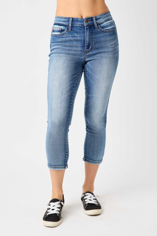 Judy Blue Mid Rise Capri